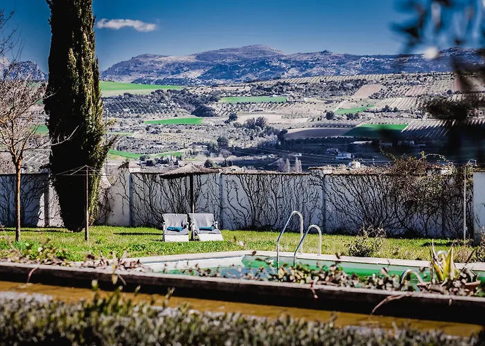 מלון Boutique Molino Del Arco 4*